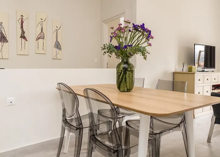 Sissy Apartment
